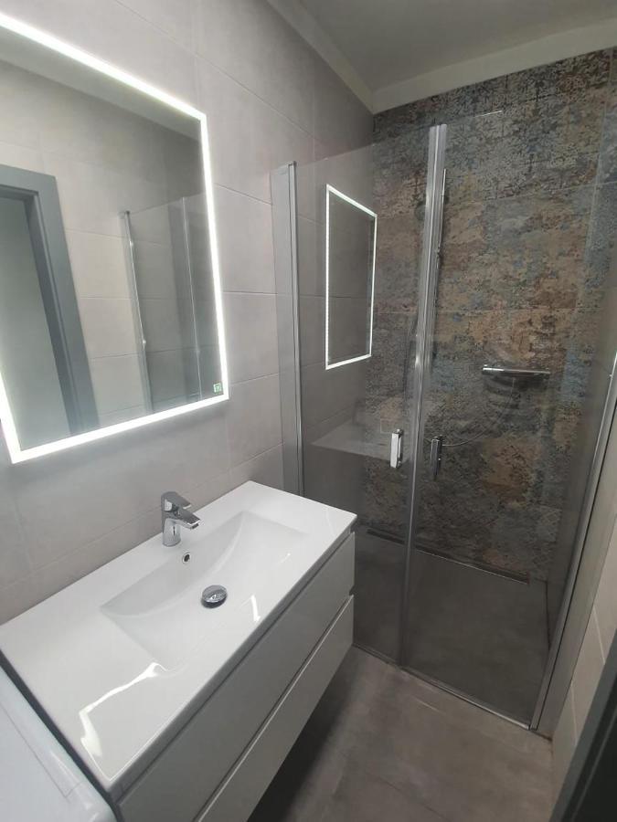 Monar Exclusive Center Free Parking In Garage Apartment โกชิเซ ภายนอก รูปภาพ